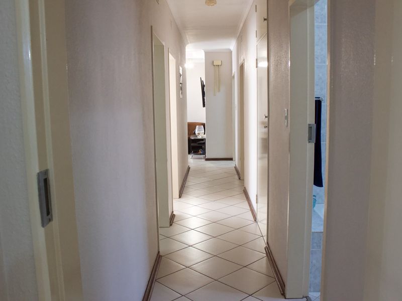 Beautiful 4 Bedroom house in Edleen - Photo 8