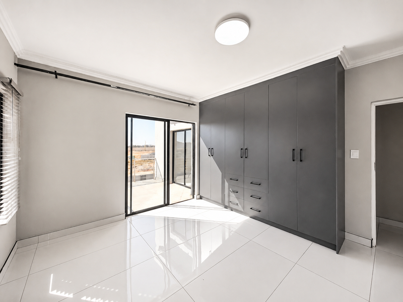 Your Dream Home Awaits – Brand-New Luxury in an Exclusive Estate - Photo 9