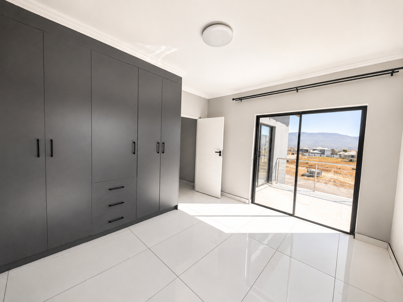 Your Dream Home Awaits – Brand-New Luxury in an Exclusive Estate - Photo 8