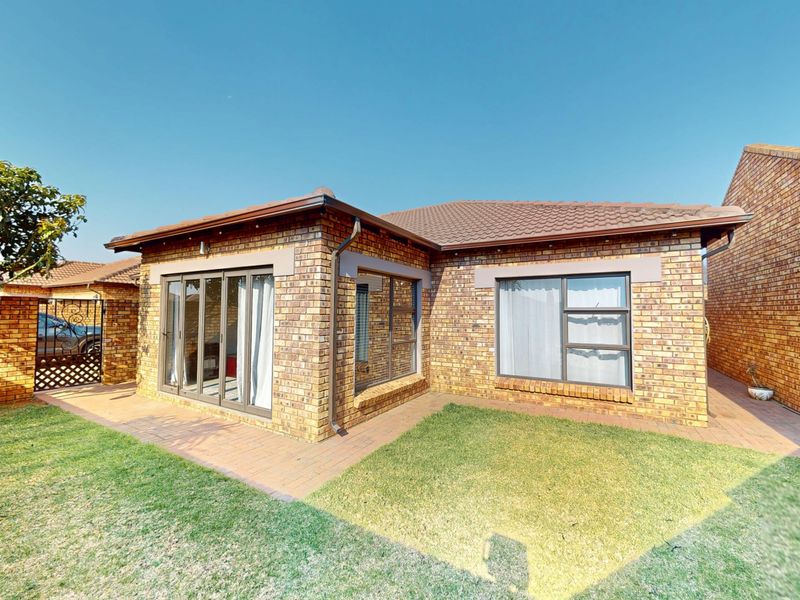 Secure Estate Living... A Place You'll Love to Call Home. - Photo 2