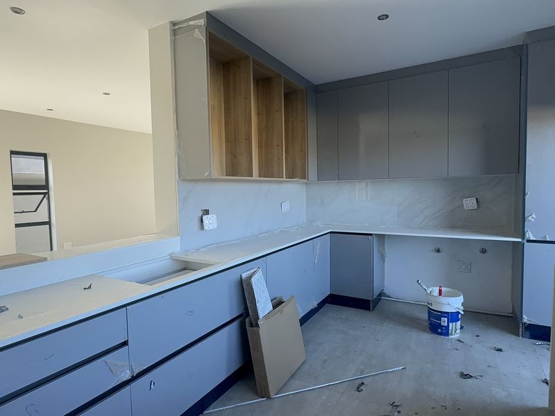 Exceptional Modern Living in a Newly Built 4-Bedroom Home - Photo 6