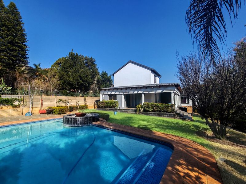 Grand 6-Bedroom Home Offering Luxury, Space, a Beautiful Pool & a Private Flatlet - Photo 3