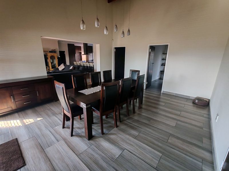 Grand 6-Bedroom Home Offering Luxury, Space, a Beautiful Pool & a Private Flatlet - Photo 9