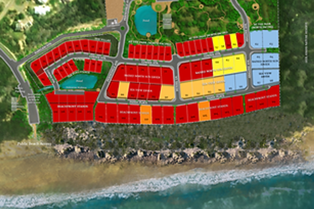 A site development plan for Preekstoel Beach Estate, illustrating the layout of residential stands, green spaces, and proximity to the coastline.