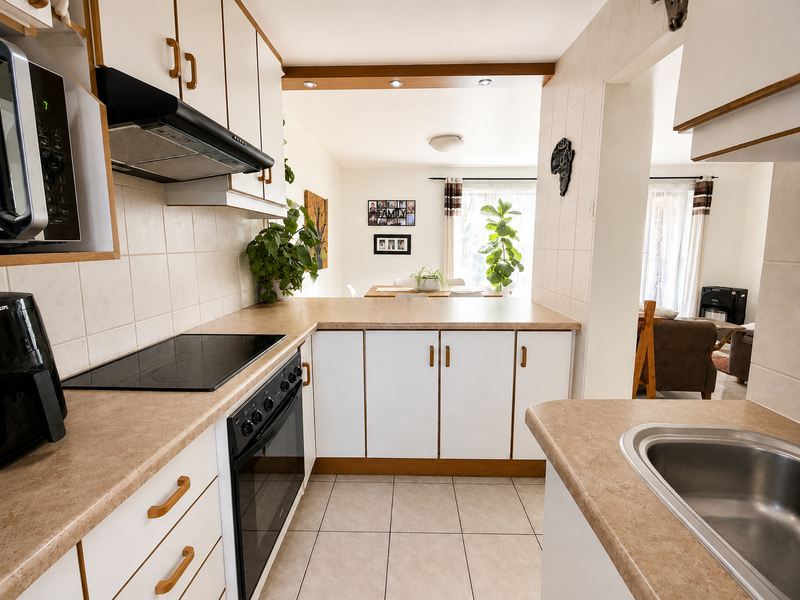 North-Facing Three-Bedroom Duplex in Le Chasseur - Photo 4