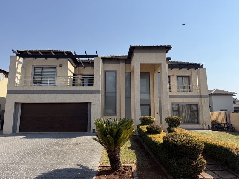 perfect for family living! - Photo 2