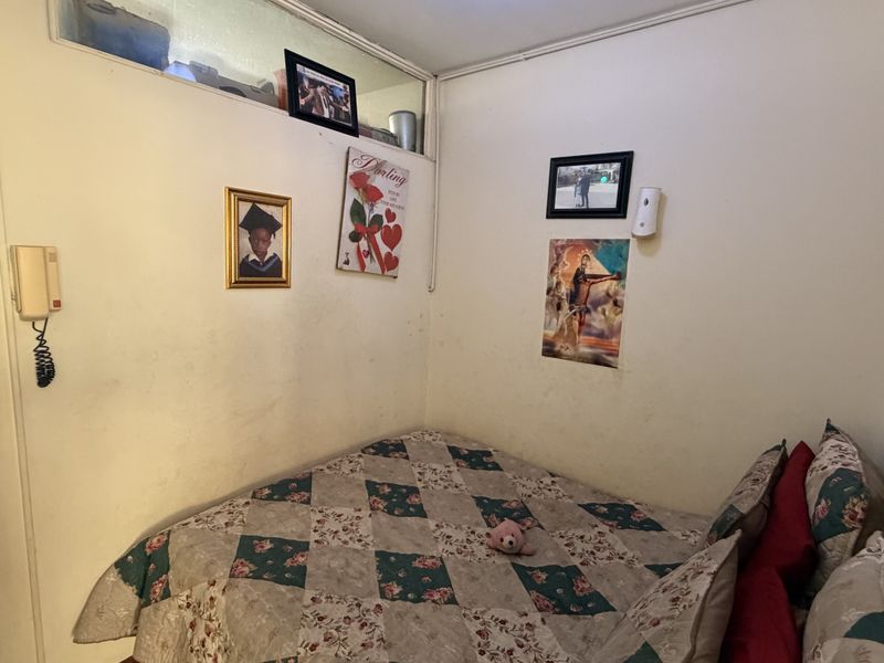 One bedroom apartment for sale in Mucklenuek Pretoria - Photo 8