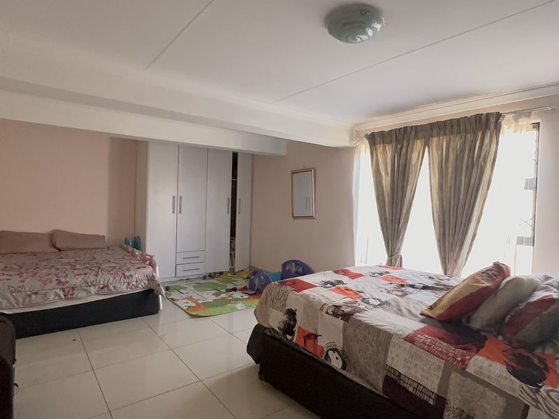 Spacious Family Living in This Beautiful 4-Bedroom Home - Photo 10
