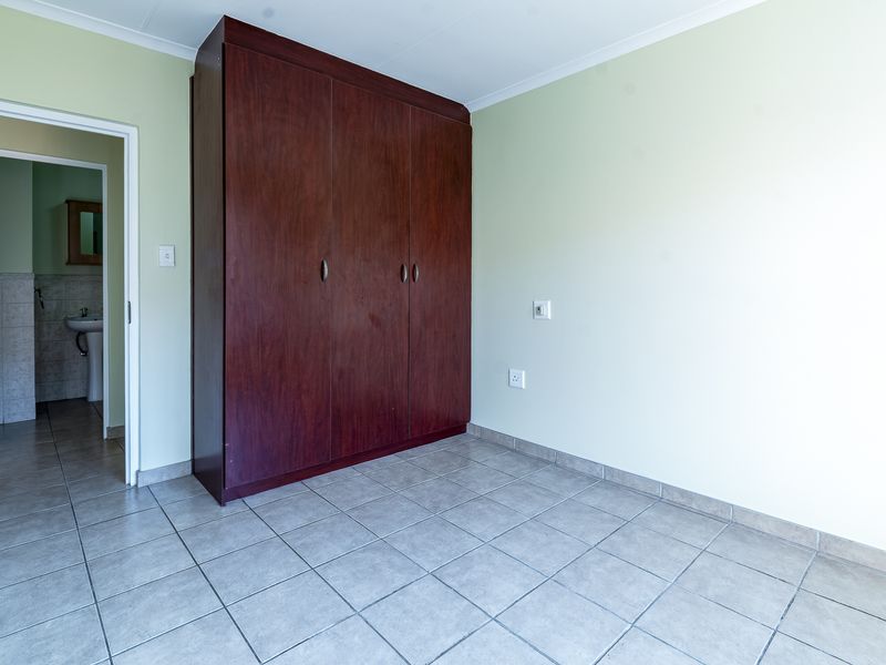 Retirement Living. Cosy by Design. On First Floor!!! - Photo 8