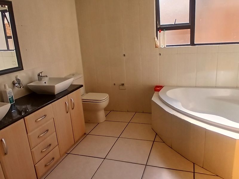 Every Bedroom En-Suite | Modern Double-Storey Home in New Market Park - Photo 10