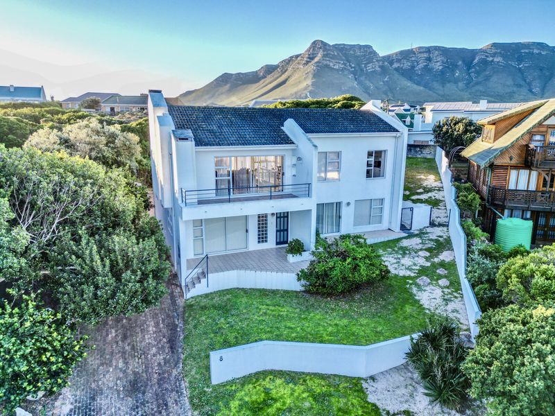 5 Bedroom Coastal Home | Ocean Views | Self-Contained Flatlet | Detached Studio | Prime location. - Photo 7