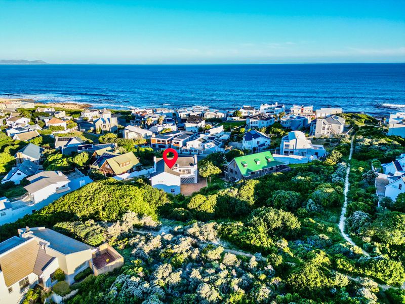 5 Bedroom Coastal Home | Ocean Views | Self-Contained Flatlet | Detached Studio | Prime location. - Photo 4
