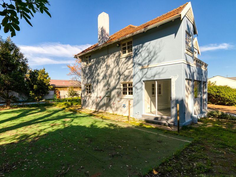 A Rare Landmark Opportunity in Audas Estate: Prime Heritage Property - Photo 5
