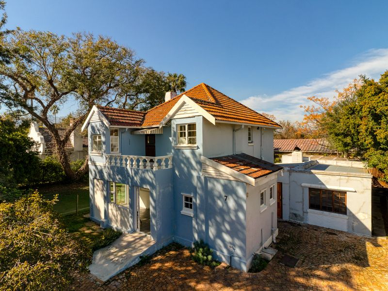 A Rare Landmark Opportunity in Audas Estate: Prime Heritage Property - Photo 4