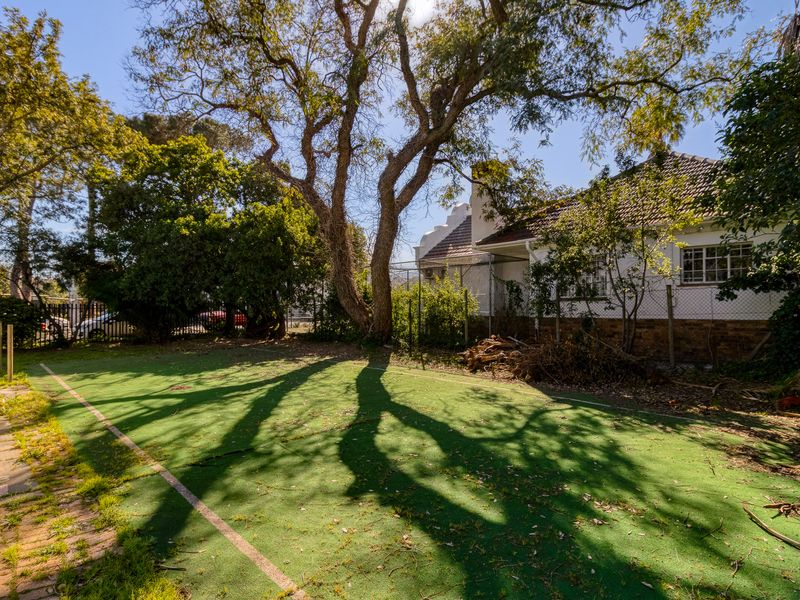 A Rare Landmark Opportunity in Audas Estate: Prime Heritage Property - Photo 1