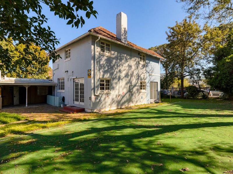 A Rare Landmark Opportunity in Audas Estate: Prime Heritage Property - Photo 2
