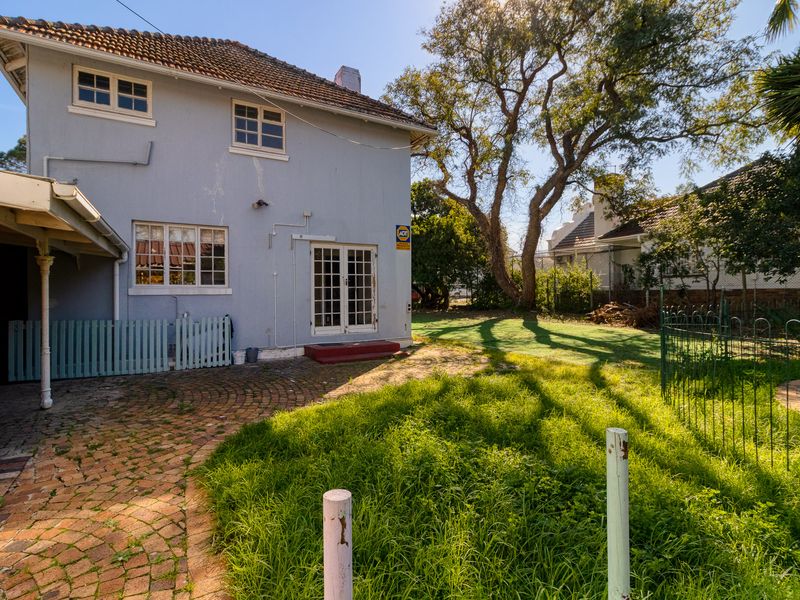 A Rare Landmark Opportunity in Audas Estate: Prime Heritage Property - Photo 3