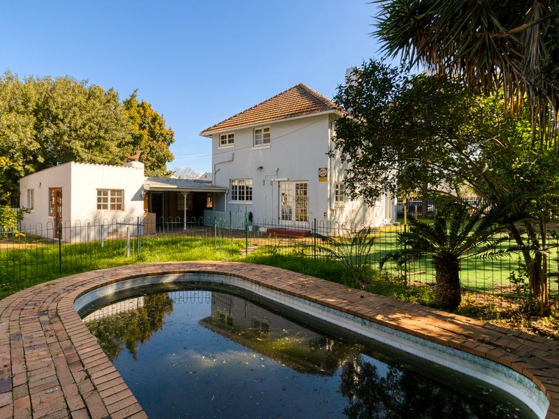 A Rare Landmark Opportunity in Audas Estate: Prime Heritage Property - Photo 8