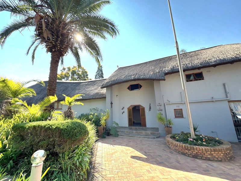 Spacious 4-Bedroom Family Home with Pool, Lapa & Inverter – Available to Rent - Photo 5
