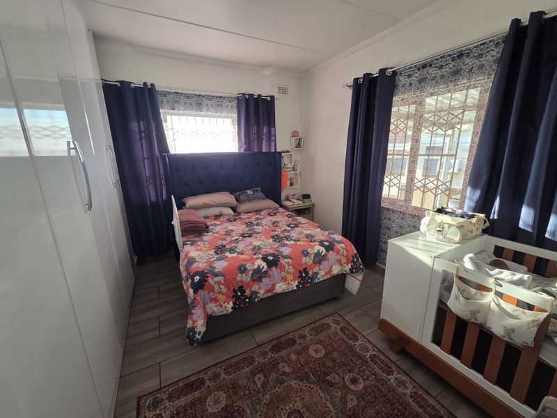 Stunning 3 Bedroom Home On The Ridge Merebank - Photo 8