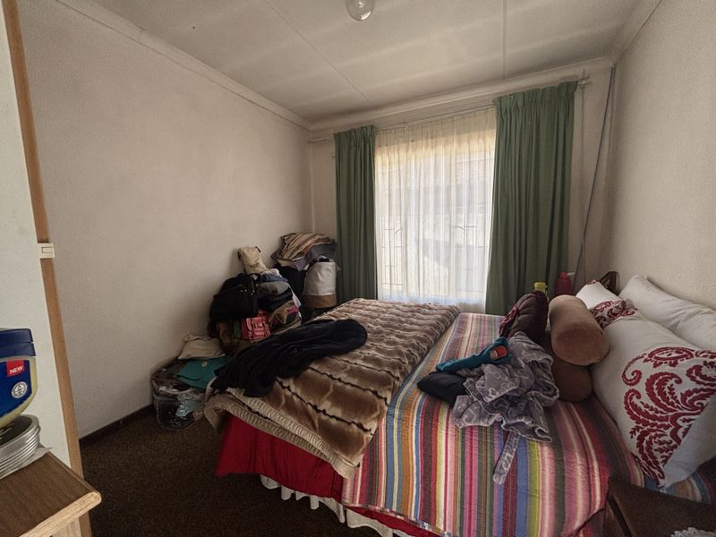Affordable Family Home on a Spacious Stand in Quiet Street - Photo 9