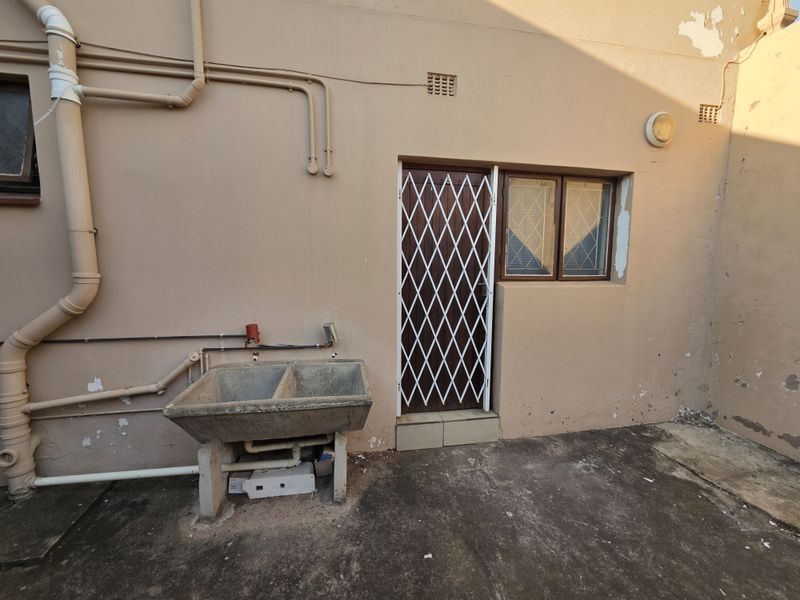 Studio Apartment In Prime Location With Parking - Photo 1