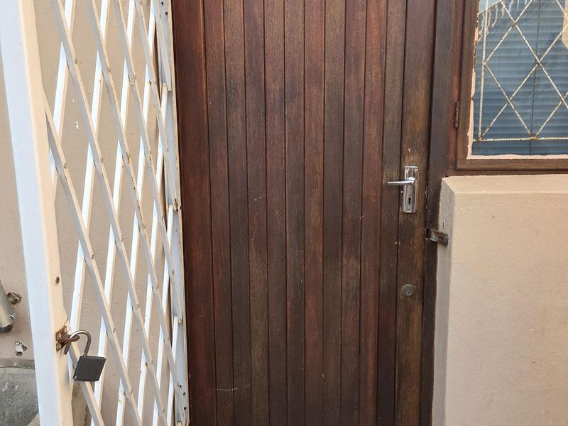 Studio Apartment In Prime Location With Parking - Photo 2