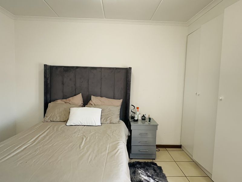 Modern 2-Bedroom Ground-Floor Apartment in Helderwyk Estate - Photo 7