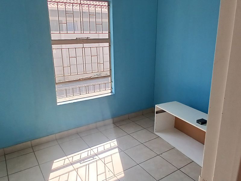 3 bed Family home in a secured Location - Photo 8