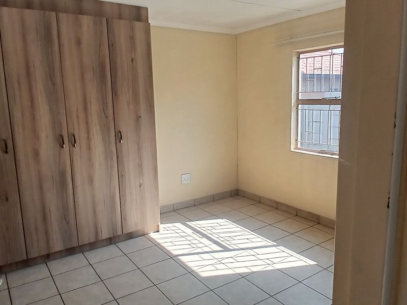 3 bed Family home in a secured Location - Photo 9
