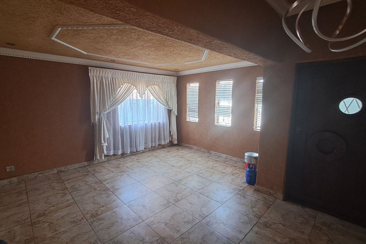 Modern Family Living with Style, Space and Lasting Comfort - Photo 3