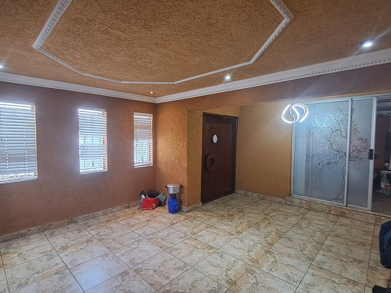 Modern Family Living with Style, Space and Lasting Comfort - Photo 5