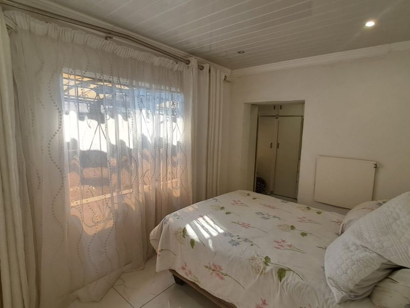 Modern Family Living with Style, Space and Lasting Comfort - Photo 10