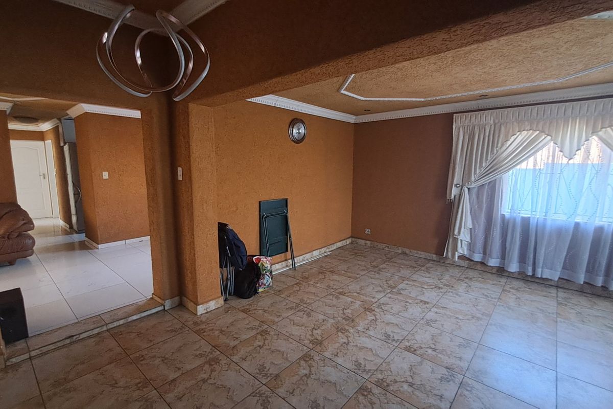 Modern Family Living with Style, Space and Lasting Comfort - Photo 4