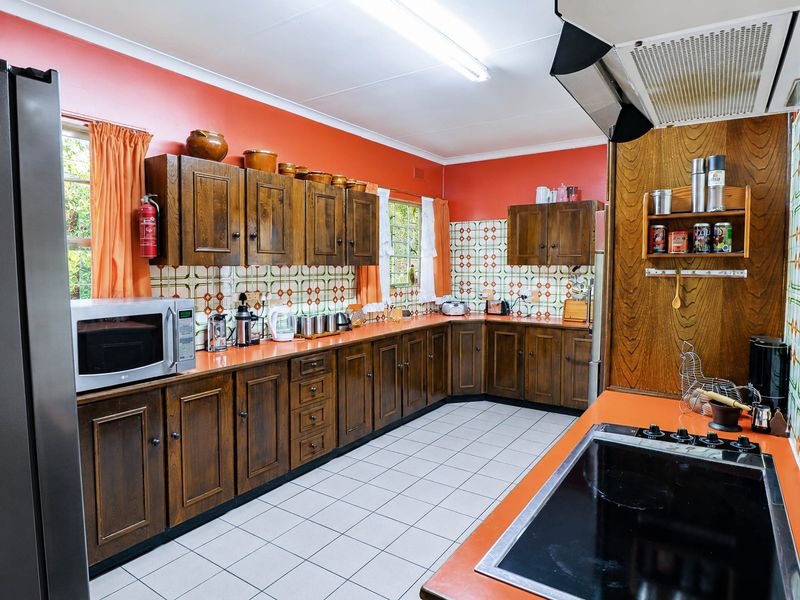 Bidding to start from R1 450 000!! Live Auction!! Family House 4bed,2bath - Photo 9