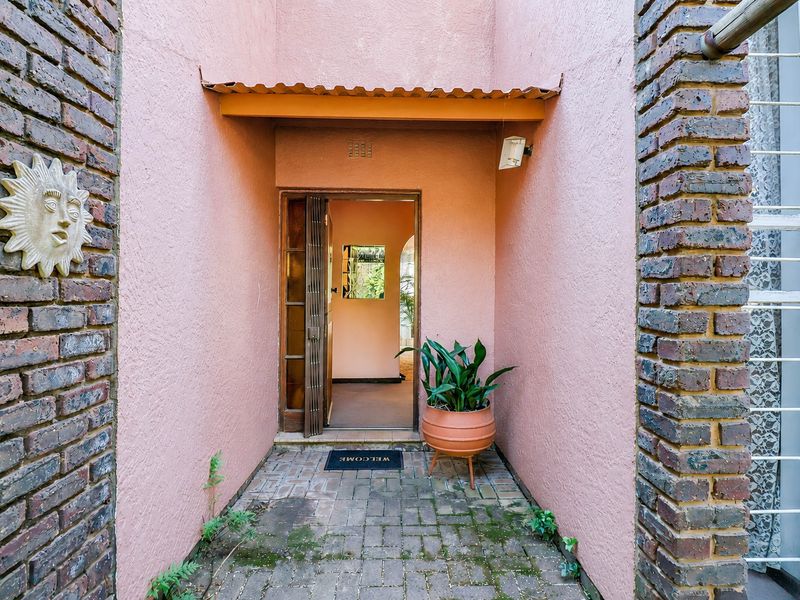 Bidding to start from R1 450 000!! Live Auction!! Family House 4bed,2bath - Photo 5