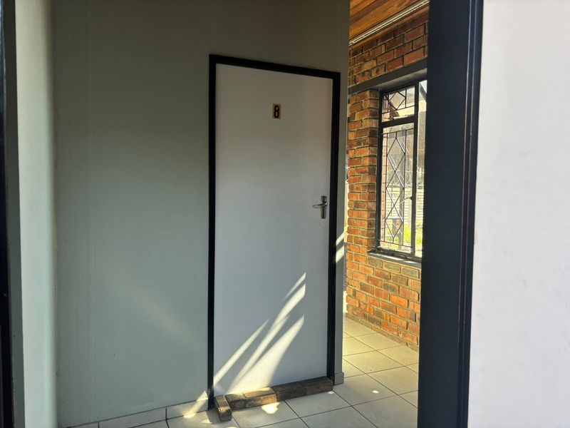 Exceptional student accommodation with in a high demand area with solar power - Photo 5