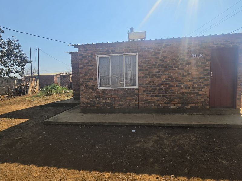 First-Time Buyer or Investor Opportunity! - Photo 3