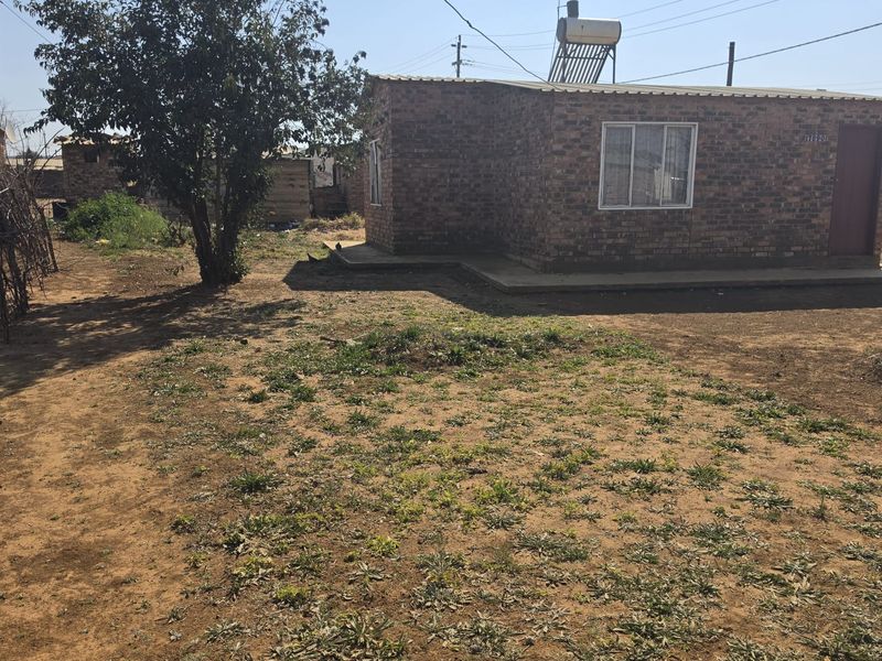 First-Time Buyer or Investor Opportunity! - Photo 4