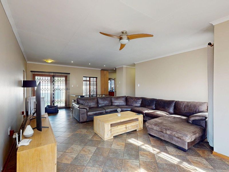 Secure Estate Living in Prime Location! - Photo 3