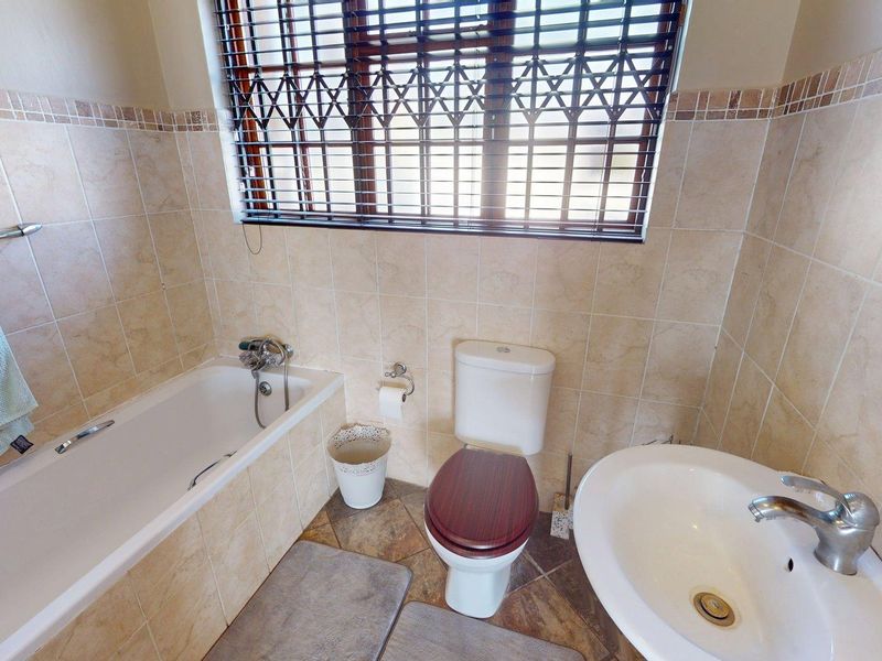 Secure Estate Living in Prime Location! - Photo 10