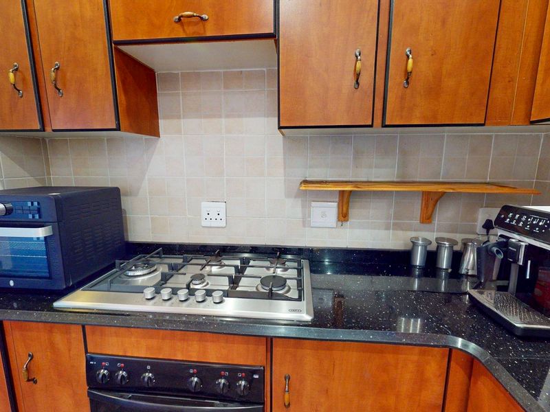 Secure Estate Living in Prime Location! - Photo 8