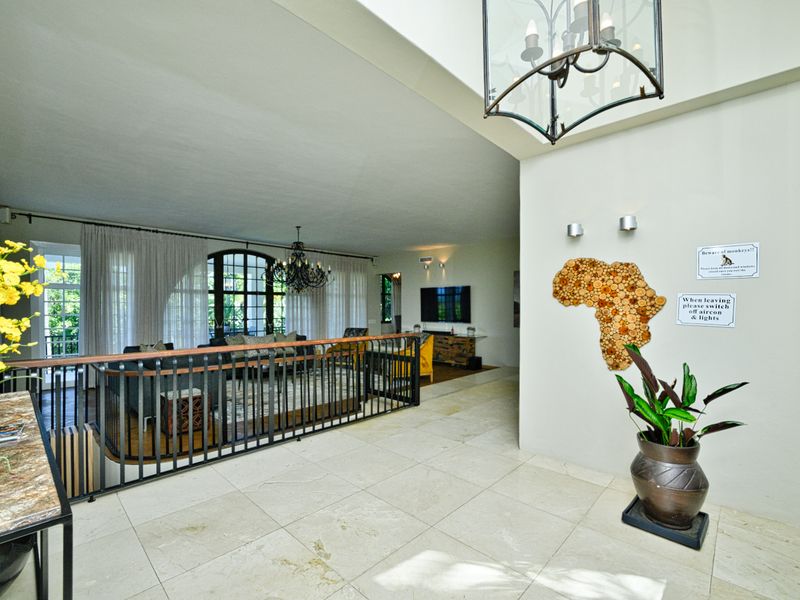 Landmark La Lucia Estate with Development Potential and Spectacular Sea Views - Photo 5