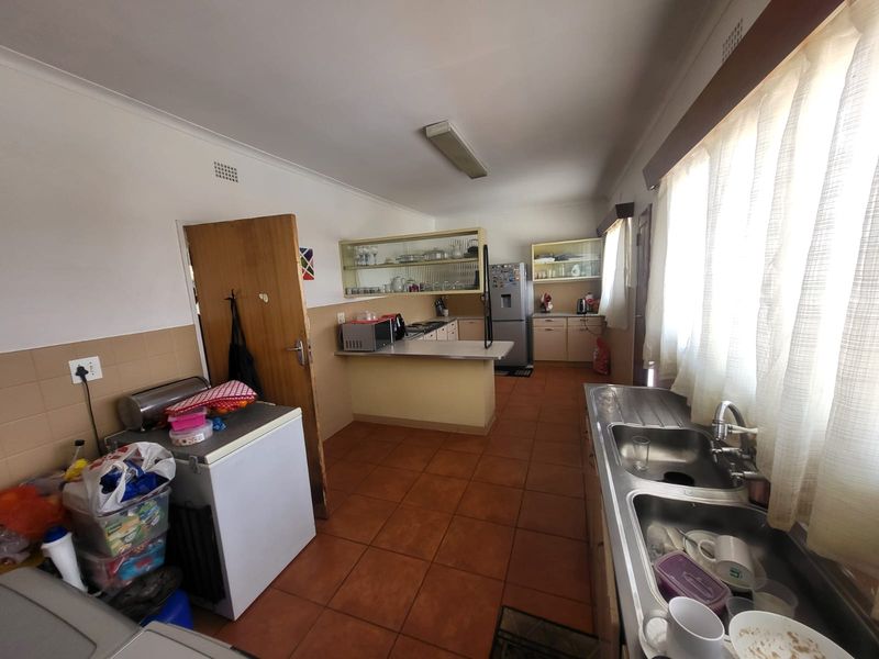 Spacious Modern Family Home for Sale in Safe Risana, Johannesburg - Photo 7