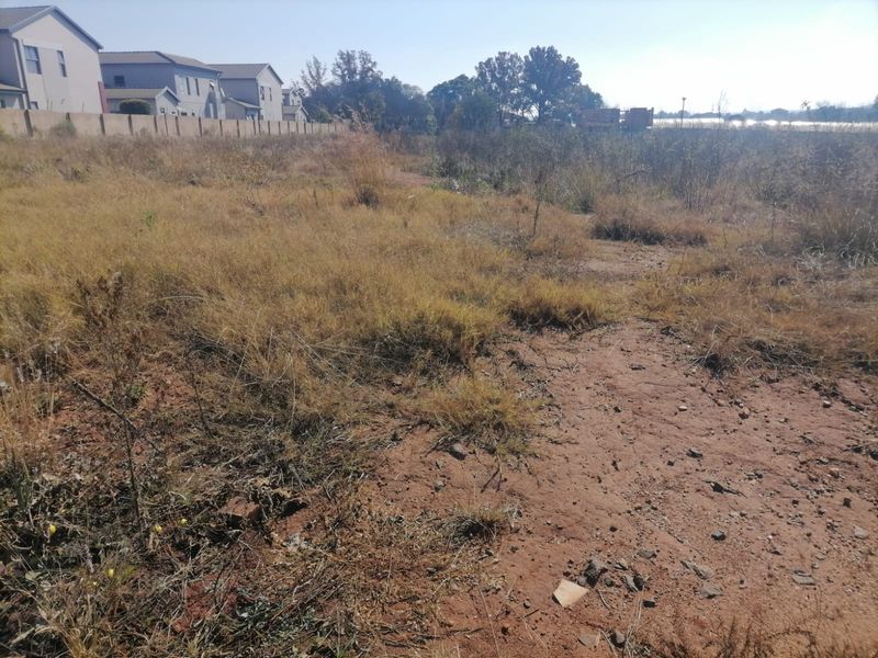 VACANT STAND FOR SALE AT RASLOUW-CENTURION INSIDE THE SECURITY ESTATE - Photo 8