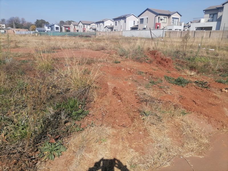 VACANT STAND FOR SALE AT RASLOUW-CENTURION INSIDE THE SECURITY ESTATE - Photo 6
