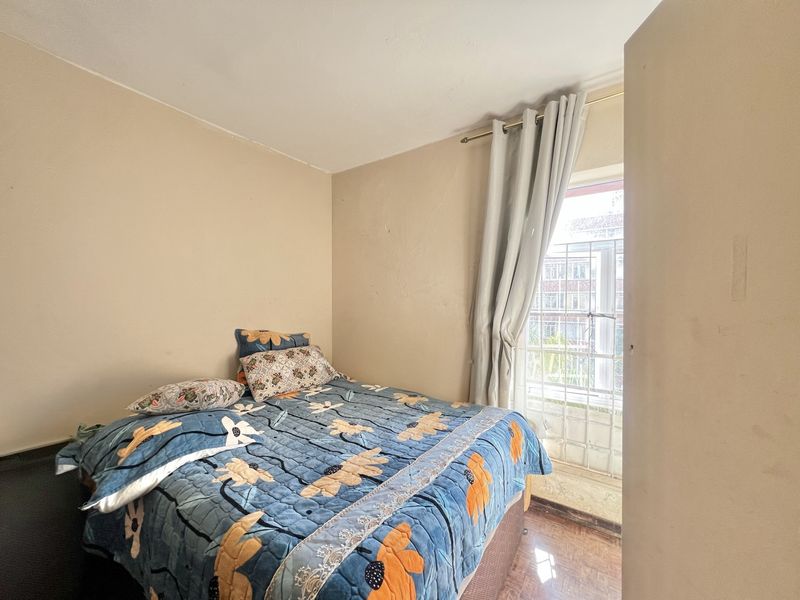 Durban CBD Two Bedroom Flat With Parking For Sale - Photo 6