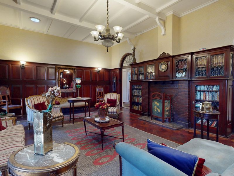Live Luxury Non-Distressed Auction - Starting to bid from R1,950,000-00! - Photo 10