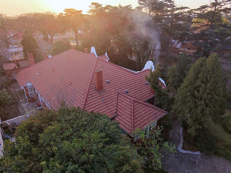 Live Luxury Non-Distressed Auction - Starting to bid from R1,950,000-00! - Photo 1