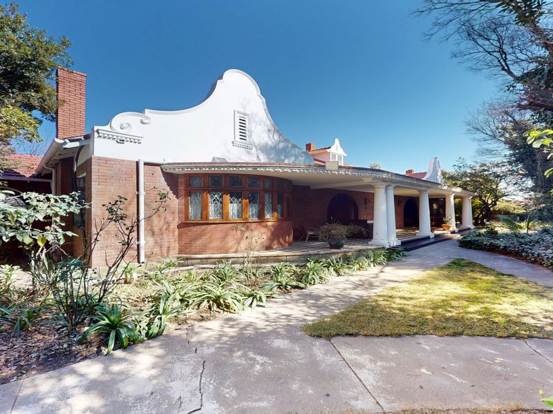 Live Luxury Non-Distressed Auction - Starting to bid from R1,950,000-00! - Photo 5